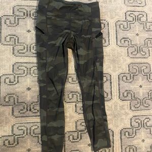 Athleta camo leggings with zip pockets size S